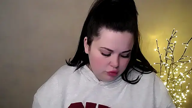 Emily Mo online show from November 27, 2025, 6:37 am