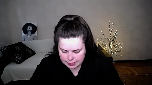 Snapshot of Emily_Mo chatting on May 21, 2026, 5:36 am Emily Mo online show from May 21, 2026, 5:36 am