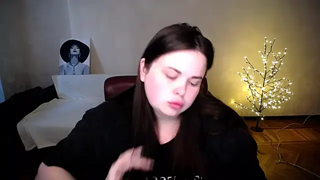 Snapshot of Emily_Mo chatting on June 24, 2026, 6:12 am Emily Mo online show from June 24, 2026, 6:12 am