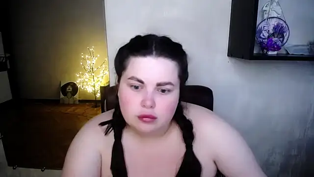 Snapshot of Emily_Mo chatting on June 28, 2026, 6:08 am Emily Mo online show from June 28, 2026, 6:08 am