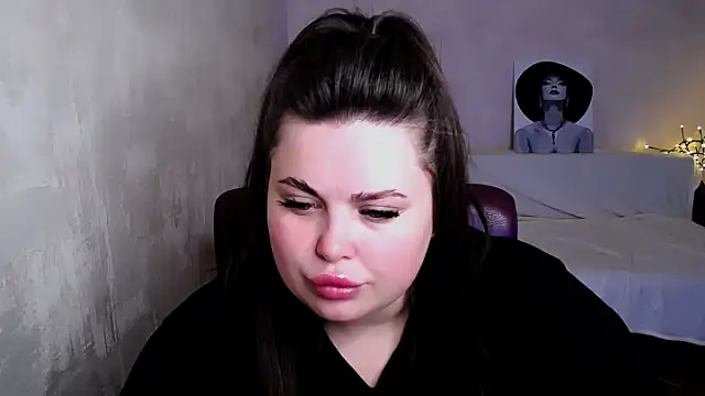 Snapshot of Emily_Mo chatting on August 5, 2026, 7:44 am Emily Mo online show from August 5, 2026, 7:44 am
