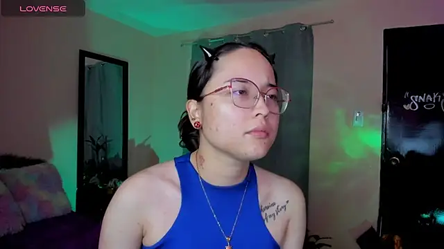 shantalc3rezo online show from February 16, 2026, 7:43 pm