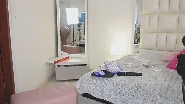 Snapshot of Anais_aradia chatting on March 18, 2025, 7:41 am Anais aradia online show from March 18, 2025, 7:41 am