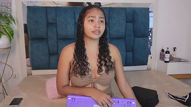 Anais aradia online show from March 24, 2026, 7:24 am