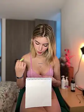 Your Honeey online show from February 18, 2025, 9:20 pm