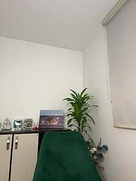 Your Honeey online show from November 4, 2025, 12:21 am