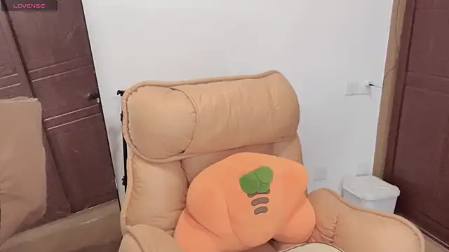 4uoki online show from September 14, 2025, 1:21 pm