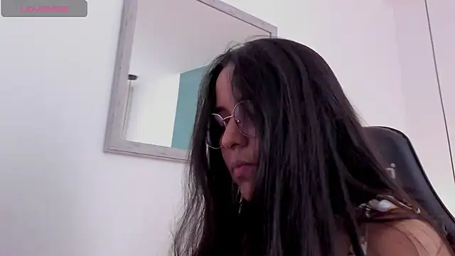 lucy blue28 online show from April 14, 2026, 12:55 pm