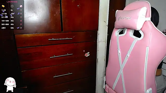 eva six online show from December 9, 2024, 8:44 pm