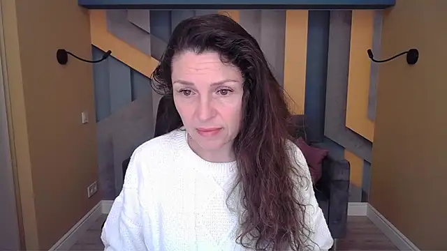 EllaLong online show from February 4, 2026, 12:33 pm