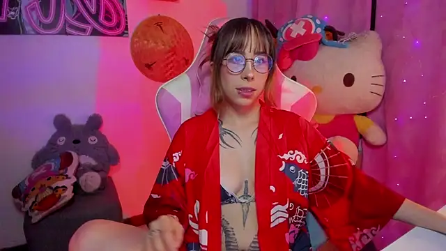 Waifu Aika online show from November 4, 2025, 9:47 pm