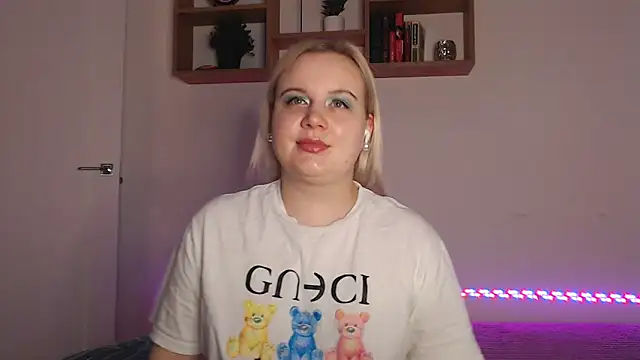 Snapshot of Karolina_love_ chatting on November 21, 2025, 8:07 pm Karolina love online show from November 21, 2025, 8:07 pm