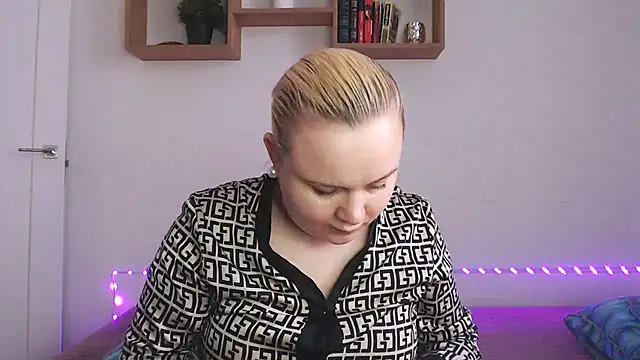 Snapshot of Karolina_love_ chatting on February 27, 2026, 7:41 am Karolina love online show from February 27, 2026, 7:41 am