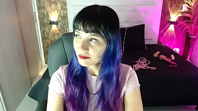 kitty  horny online show from December 23, 2024, 12:08 pm