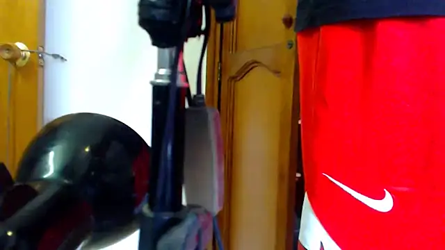 SelfSuck9inchs online show from February 26, 2025, 9:05 pm