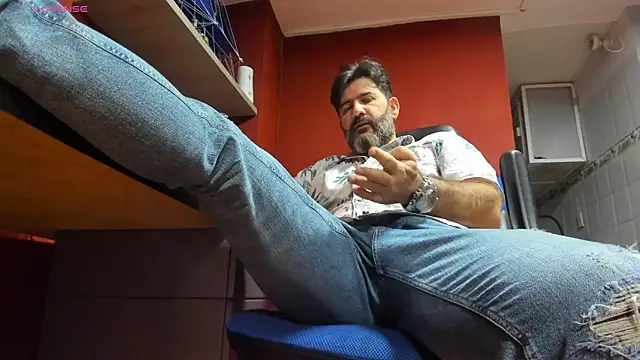 Maxi TheBigDaddy online show from February 27, 2025, 4:21 pm