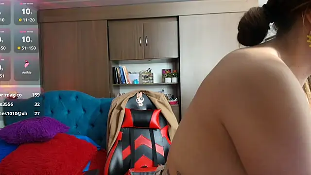 valeria teiku online show from November 10, 2025, 4:55 am