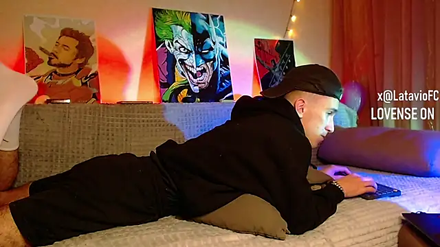 Snapshot of Midnighter_ chatting on January 29, 2025, 12:43 am Midnighter  online show from January 29, 2025, 12:43 am