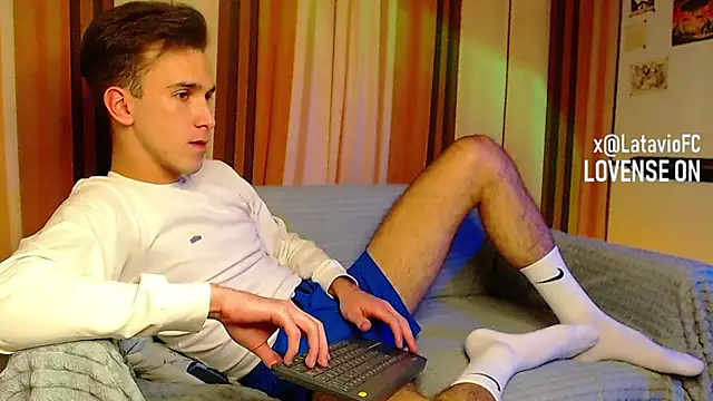 Snapshot of Midnighter_ chatting on November 4, 2025, 12:10 am Midnighter online show from November 4, 2025, 12:10 am