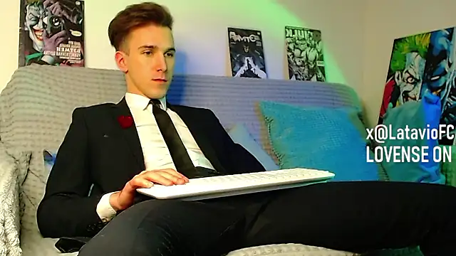 Snapshot of Midnighter_ chatting on March 4, 2026, 11:16 am Midnighter online show from March 4, 2026, 11:16 am