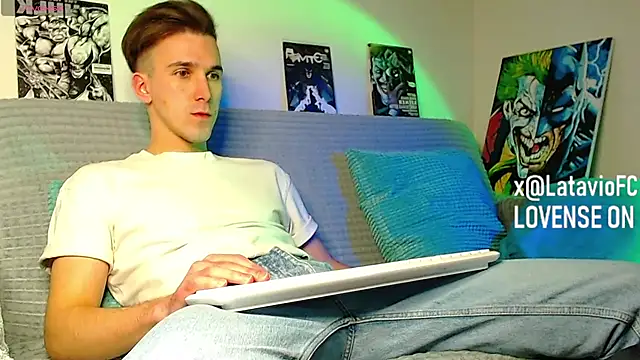 Snapshot of Midnighter_ chatting on March 31, 2026, 8:31 pm Midnighter online show from March 31, 2026, 8:31 pm