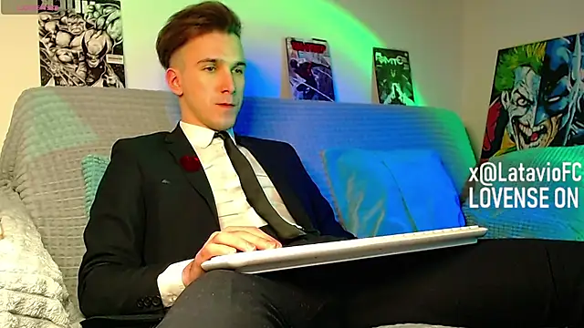 Snapshot of Midnighter_ chatting on April 12, 2026, 2:27 am Midnighter online show from April 12, 2026, 2:27 am