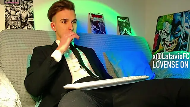 Snapshot of Midnighter_ chatting on April 12, 2026, 10:15 pm Midnighter online show from April 12, 2026, 10:15 pm