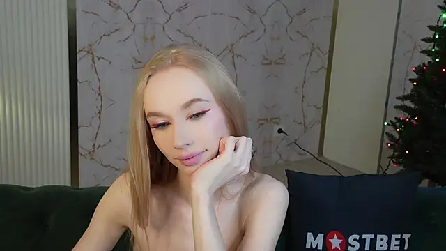 Amelia Blaze online show from December 17, 2024, 5:18 am