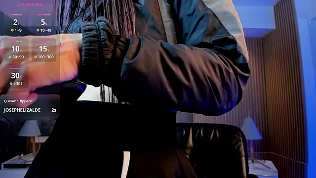 charlottewhitte online show from February 21, 2026, 1:01 pm