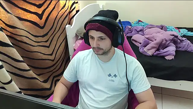 iurytx online show from February 14, 2025, 7:02 pm