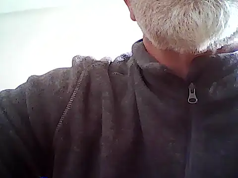 Snapshot of xcimeru chatting on March 1, 2025, 12:23 pm xcimeru online show from March 1, 2025, 12:23 pm