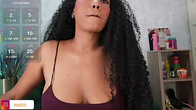 HOTBLACKANDWHITE2 online show from March 26, 2026, 4:29 am