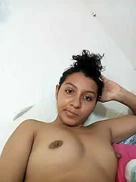 SiraJones-13 online show from November 20, 2025, 4:51 pm