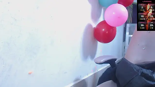 toxxxic cams online show from November 18, 2025, 2:17 am