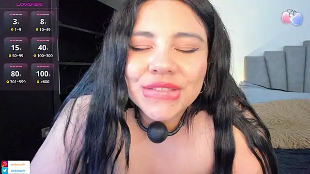 ambar-wells online show from February 4, 2025, 8:49 pm