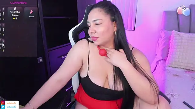 ambar-wells online show from March 2, 2025, 6:51 pm