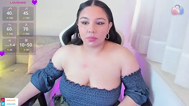 ambar-wells online show from November 10, 2025, 4:28 pm