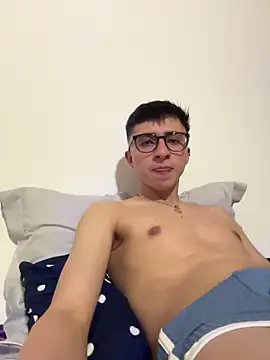 CamiRojas boy online show from December 19, 2025, 4:30 am