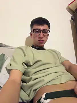 CamiRojas boy online show from January 19, 2026, 4:38 am