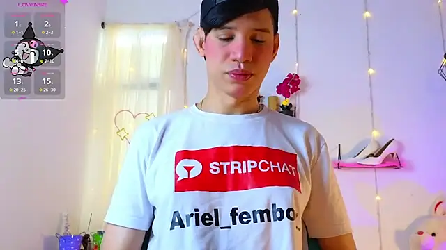 Ariel Femboy  online show from March 16, 2025, 7:27 pm