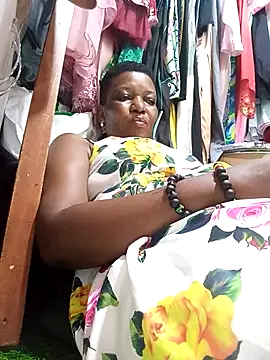 Snapshot of Hailey_BaileyXYZ chatting on February 1, 2026, 12:37 pm Hailey BaileyXYZ online show from February 1, 2026, 12:37 pm