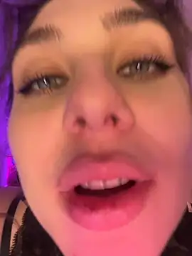 Snapshot of Your_insomniya chatting on November 7, 2025, 10:10 pm Your insomniya online show from November 7, 2025, 10:10 pm