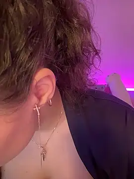 Snapshot of Your_insomniya chatting on November 26, 2025, 8:21 pm Your insomniya online show from November 26, 2025, 8:21 pm