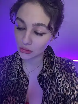 Snapshot of Your_insomniya chatting on February 9, 2026, 8:35 pm Your insomniya online show from February 9, 2026, 8:35 pm