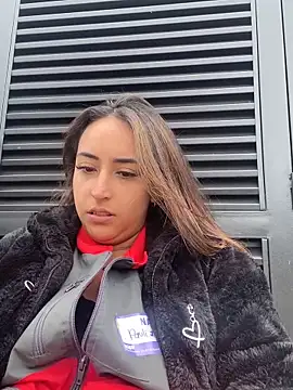 Snapshot of Vaiolet_a chatting on June 20, 2026, 4:10 pm Vaiolet a online show from June 20, 2026, 4:10 pm