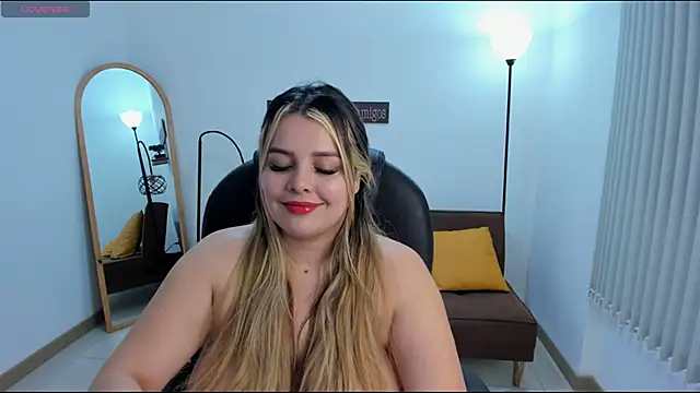 camiilaa1 online show from January 19, 2025, 5:37 am