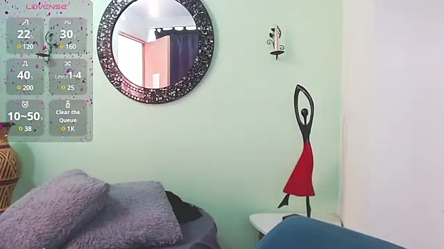 Sofia Franco  online show from December 13, 2024, 7:10 pm