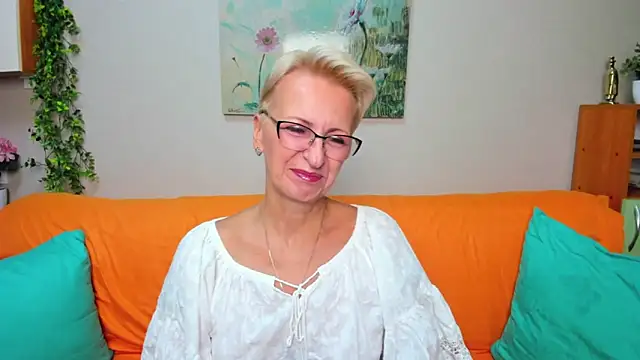 iamyourdream89 online show from September 26, 2025, 10:08 am