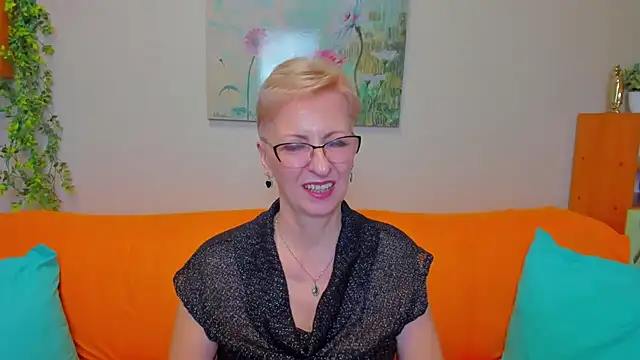 iamyourdream89 online show from April 2, 2026, 1:09 pm