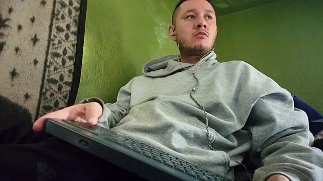 sweet cock28 online show from January 24, 2025, 3:55 pm